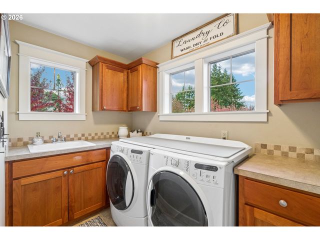 22248 Sw SMITH Ave, Sherwood, OR 97140