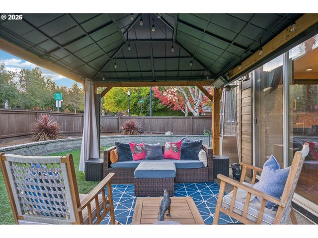 22248 Sw SMITH Ave, Sherwood, OR 97140