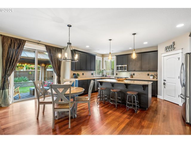 22248 Sw SMITH Ave, Sherwood, OR 97140