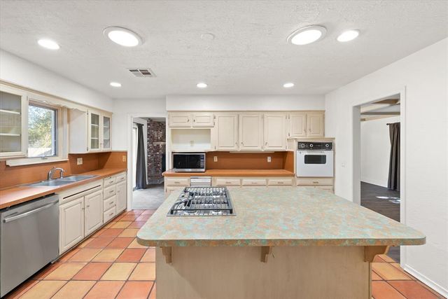 6308 NW 62nd Circle, Oklahoma City, OK 73122