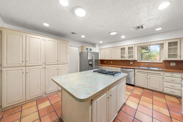 6308 NW 62nd Circle, Oklahoma City, OK 73122