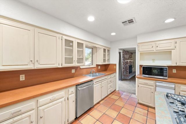 6308 NW 62nd Circle, Oklahoma City, OK 73122