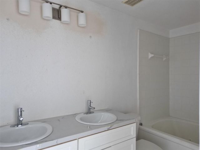 18914 Remington Mill Drive, Houston, TX 77073