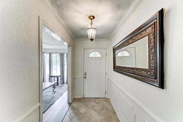 1130 Old Mill Lane, Houston, TX 77073