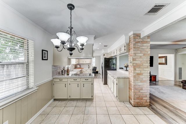 1130 Old Mill Lane, Houston, TX 77073