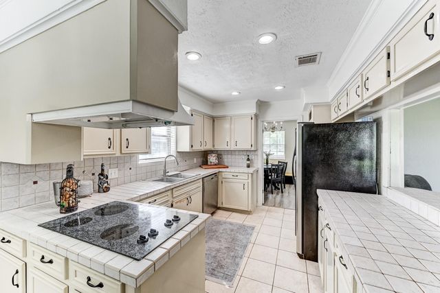 1130 Old Mill Lane, Houston, TX 77073