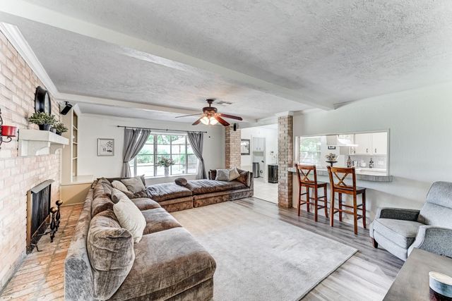 1130 Old Mill Lane, Houston, TX 77073
