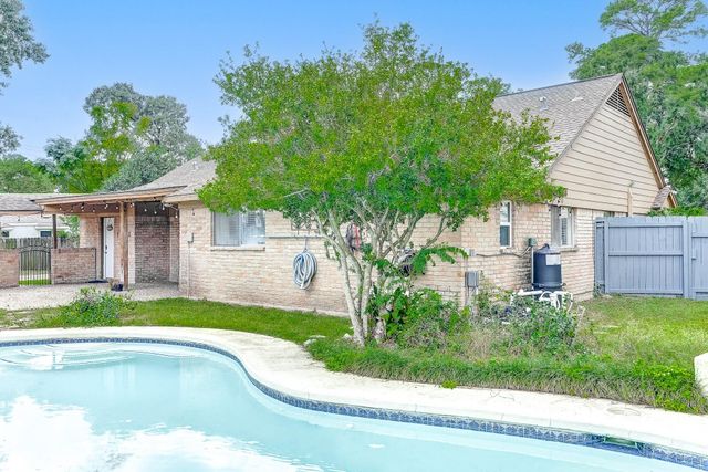 1130 Old Mill Lane, Houston, TX 77073
