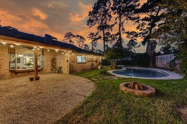 1130 Old Mill Lane, Houston, TX 77073