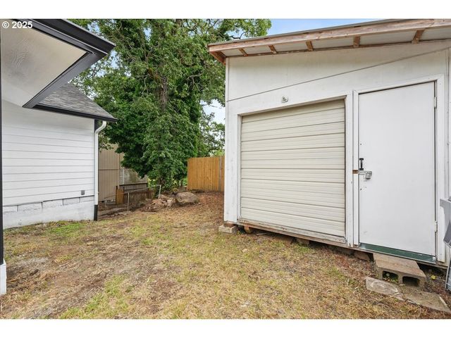 4711 ALDER St, West Linn, OR 97068