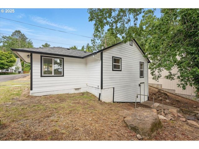 4711 ALDER St, West Linn, OR 97068