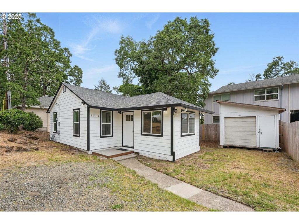 4711 ALDER St, West Linn, OR 97068