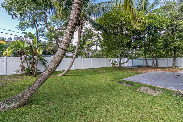 840 NE 182nd Ter, North Miami Beach, FL 33162