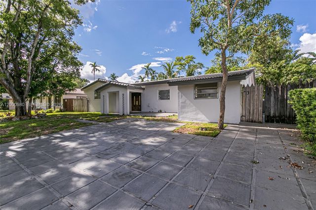 840 NE 182nd Ter, North Miami Beach, FL 33162