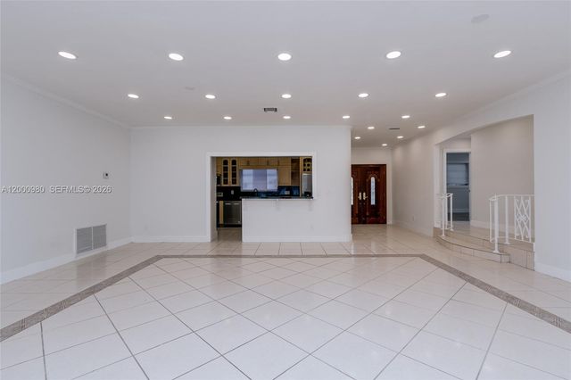 840 NE 182nd Ter, North Miami Beach, FL 33162