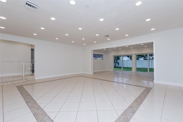 840 NE 182nd Ter, North Miami Beach, FL 33162