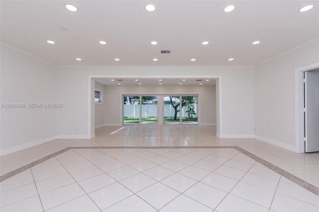 840 NE 182nd Ter, North Miami Beach, FL 33162