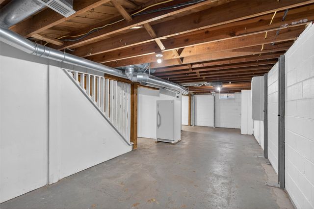 1501 Carrie Avenue, Des Moines, IA 50315