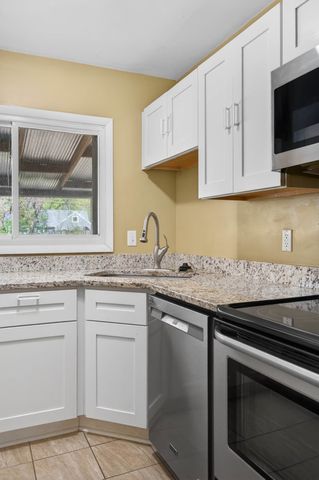 1501 Carrie Avenue, Des Moines, IA 50315