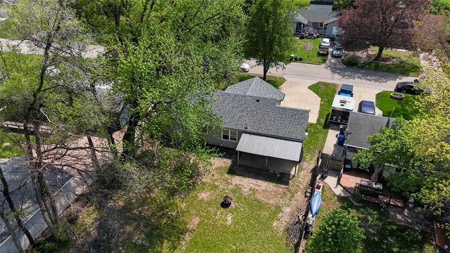 1501 Carrie Avenue, Des Moines, IA 50315
