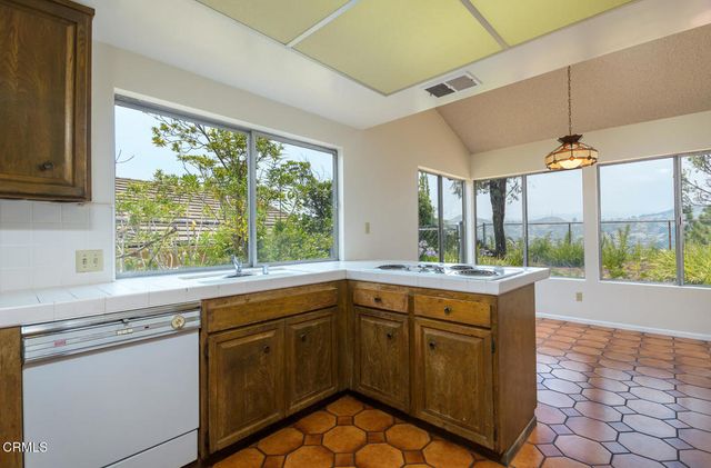 3810 San Augustine Drive, Glendale, CA 91206