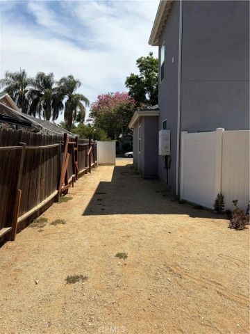 8441 Calvin Ave, Northridge, CA 91324