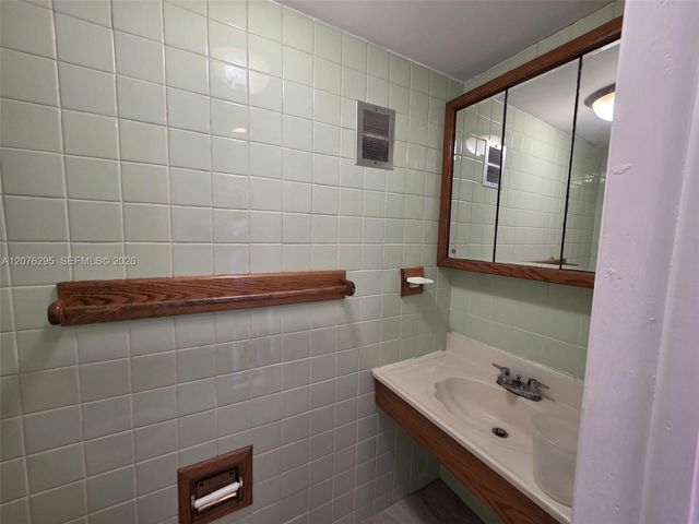 10905 N Kendall Drive 410, Miami, FL 33176