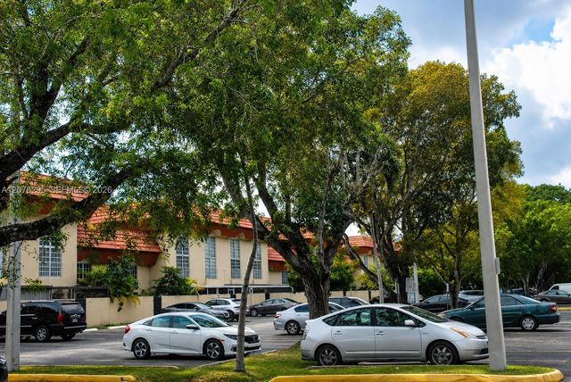 10905 N Kendall Drive 410, Miami, FL 33176