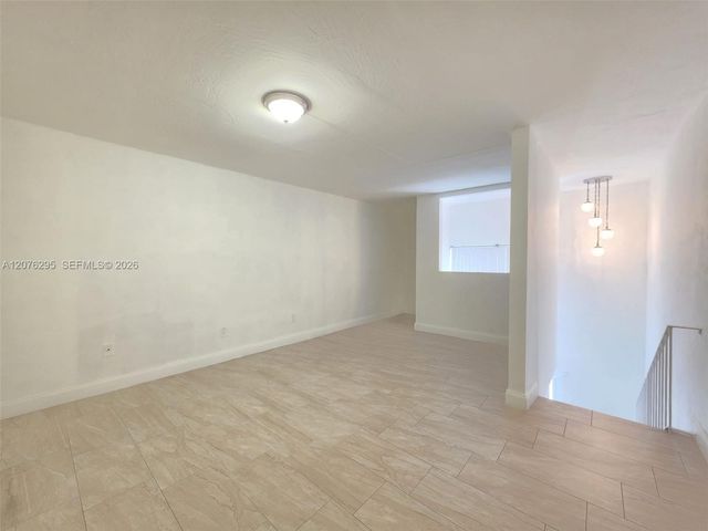 10905 N Kendall Drive 410, Miami, FL 33176