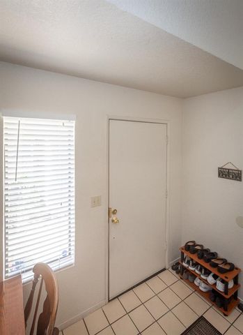 1599 W Swain Rd, Stockton, CA 95207