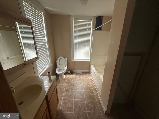 358 BERKLEY RD, Mantua, NJ 08051