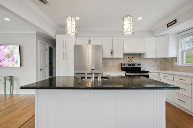 35 Ontario Ave., Massapequa, NY 11758