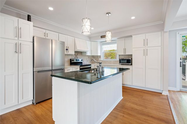 35 Ontario Ave., Massapequa, NY 11758