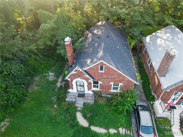 4207 Colonial Avenue, Northwoods, MO 63121