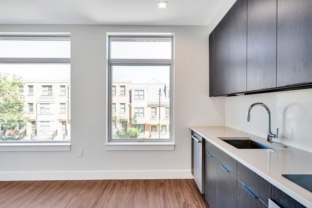 99 Sumner 203, Boston, MA 02128