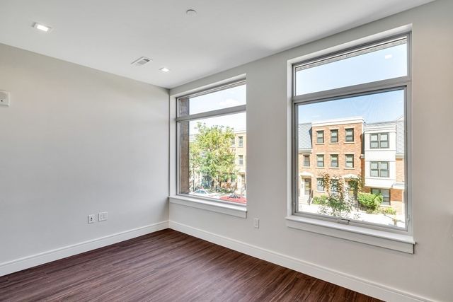 99 Sumner 203, Boston, MA 02128