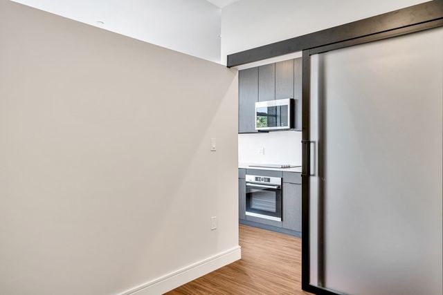 99 Sumner 203, Boston, MA 02128