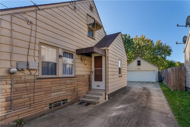 230 Westminster Avenue, Youngstown, OH 44515