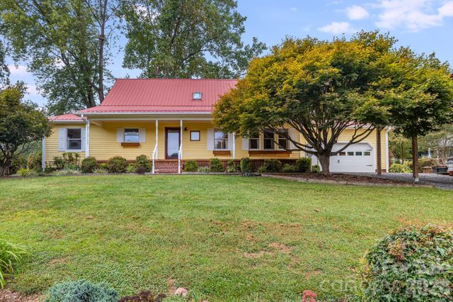 53 Armstrong Road, Etowah, NC 28729