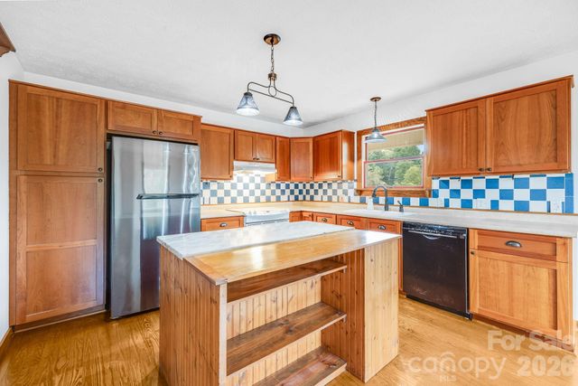 53 Armstrong Road, Etowah, NC 28729
