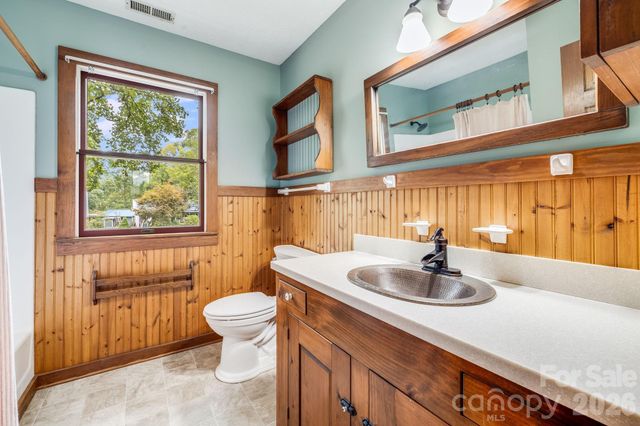 53 Armstrong Road, Etowah, NC 28729
