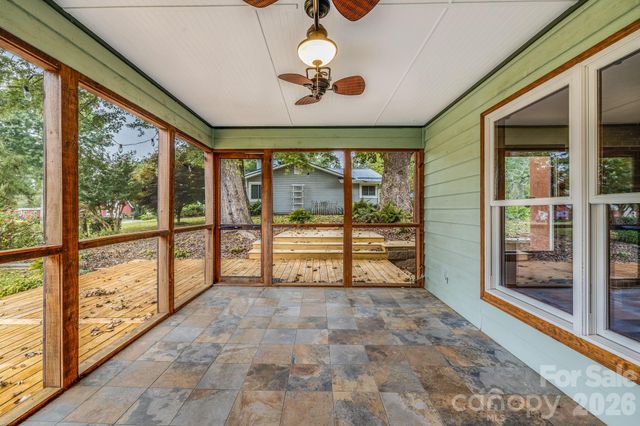 53 Armstrong Road, Etowah, NC 28729