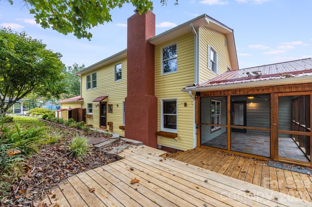 53 Armstrong Road, Etowah, NC 28729