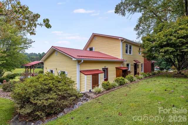 53 Armstrong Road, Etowah, NC 28729