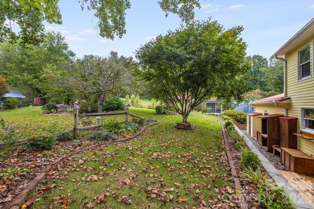 53 Armstrong Road, Etowah, NC 28729