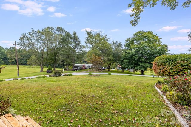 53 Armstrong Road, Etowah, NC 28729