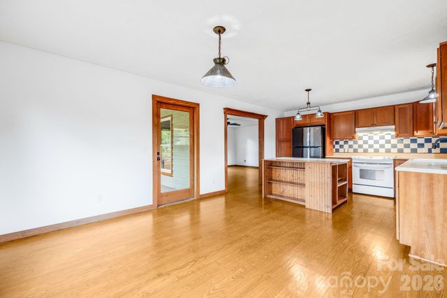 53 Armstrong Road, Etowah, NC 28729