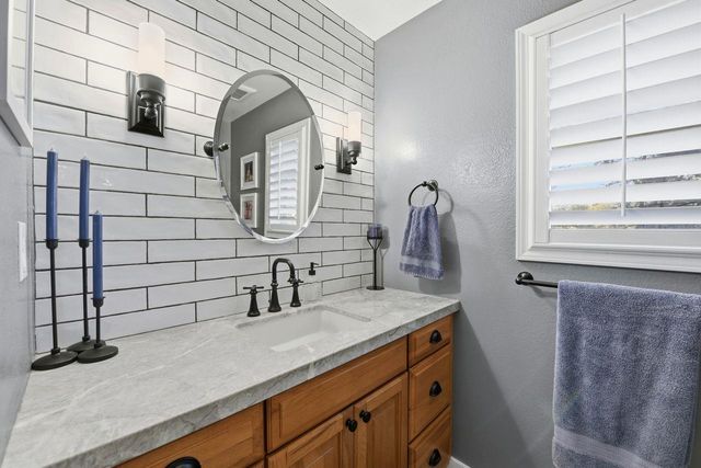 1900 Deer Valley Rd, Rescue, CA 95672