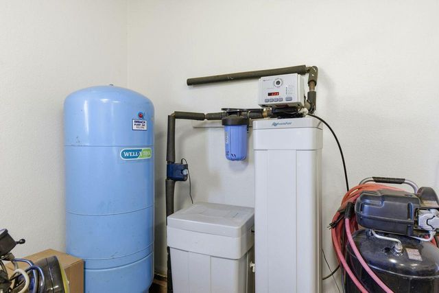 1900 Deer Valley Rd, Rescue, CA 95672