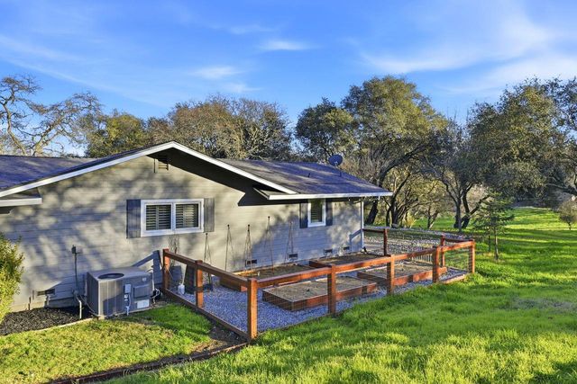 1900 Deer Valley Rd, Rescue, CA 95672